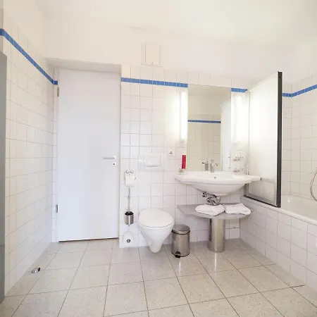 Kaiservillen - Mit 1 Schlafzimmer Und Balkon D134 דירה הרינגסדורף